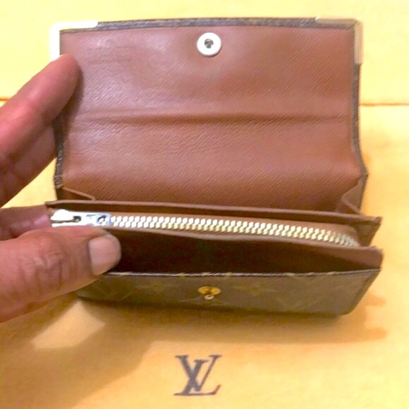 Louis Vuitton Vintage Monogram Portefeiulle Tresor with Gold Trim Edges - Picture 8 of 15